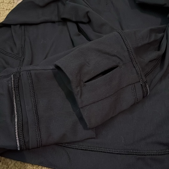 Lululemon black long sleeve three-quarter pull over Size 6 - Picture 3 of 6